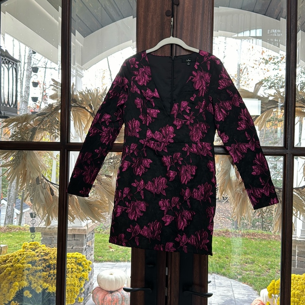 NWOT gorgeous Lulus dress